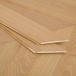 Parquet en bois d'ingénierie AVANTIMORA EN13501 en chêne blanc multicouche de 20 mm, qualité AB, aspect vieilli, système clic, motif chevron, pour club-house - Product Image 1