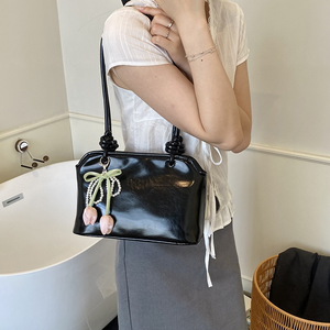 Nouveau sac décontracté multifonctionnel pour femme OEM avec poignée en corde PU brillante et sac fourre-tout de haute qualité - Product Image 3