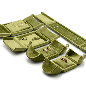 Scatola Portatile di Lusso per Gioielli da Matrimonio, Custodia per Conservazione, Confezione Regalo in Velluto Verde - Product Image 1