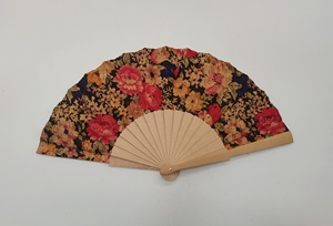 Abanico de madera vegetariano de Portugal con material ecológico Lino Color natural y color personalizado Abanico de tela de corcho de 23cm para regalo - Product Image 5