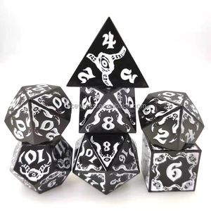 Giá rẻ Giá bán buôn Hợp kim kẽm đa diện <span class=keywords><strong>7</strong></span>-mảnh ma thuật đen kim loại Dice Set cho DND Tabletop chơi game & <span class=keywords><strong>RPG</strong></span> - Product Image 6