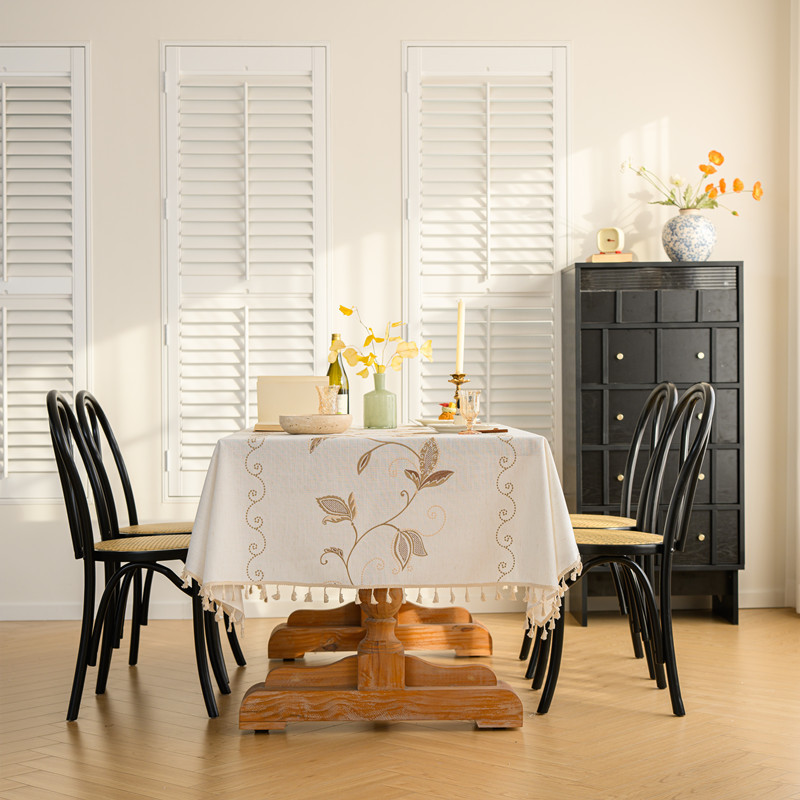 Kaki ricamato con nappe