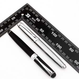 Bolígrafo de Gel con Rodillo de Fibra de Carbono Negro Resistente con Logotipo Personalizado, Tinta Azul, Ancho de Escritura de 0.5 mm, Material Metálico Duradero - Product Image 6