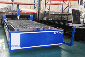 1500W 2000W 3KW 4Kw raytools đầu <span class=keywords><strong>laser</strong></span> Lazer cắt sợi 4 trục <span class=keywords><strong>CNC</strong></span> <span class=keywords><strong>Laser</strong></span> 3000*1500mm 3015f cho SS CS - Product Image 5