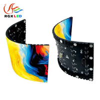 Écran LED flexible vertical d'intérieur, écran à pixels pleine couleur flexible P2.5 pour affichage LED à angle de vision de 360 degrés cylindrique