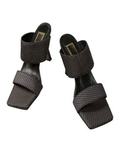 Nouvelles pantoufles tendance à talons fins pour femmes, style Versace, à bout carré - Product Image 4