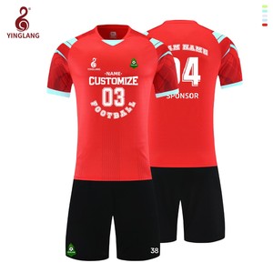 Seragam Sepak Bola Pria Dewasa Berkualitas Tinggi dengan Cetak Transfer Panas, Desain Bebas - Product Image 1