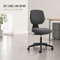 Chaise de bureau moderne pour le télétravail, hauteur réglable, siège rembourré confortable, accoudoirs réglables, mobilité fluide