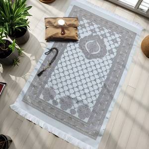 พรมละหมาดพกพาคุณภาพสูงลายดอกไม้สไตล์ตุรกี ของขวัญวันอีด พร้อมถุงผ้าซาตินประดับลูกปัด ซักได้ พกพาสะดวก - Product Image 2