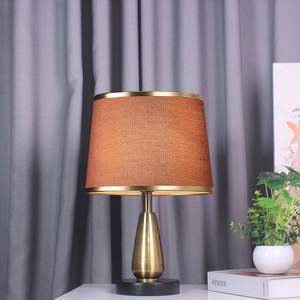 Lámpara de Mesa de Lujo de Estilo Nórdico con Control de Interruptor y Brillo Ajustable, 2700K Blanco Cálido, Diseño Personalizable para Hoteles - Product Image 5