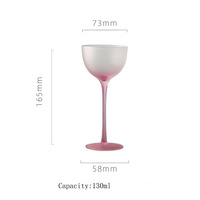 Copas de vino tinto de cristal esmerilado de lujo sin tallo en colores degradados de caramelo diseñadas con estilo para el agua