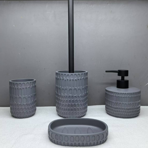 Ensemble d'accessoires de salle de bain en plastique avec poubelle, distributeur de savon, porte-savon, porte-<span class=keywords><strong>brosse</strong></span> à dents et <span class=keywords><strong>brosse</strong></span> <span class=keywords><strong>WC</strong></span> avec support - Product Image 2