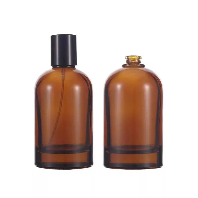 卸売30ml 50ml 100mlスライバーキャップOEMロゴブランド名琥珀色の香水瓶丸い肩の形をしたスプレー香水ガラス瓶