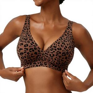 Soutiens-gorge sans fil Jelly pour femmes, sans armatures, décolleté plongeant, push-up, sans coutures, confortables, bralettes pour t-shirts, soutiens-gorge de tous les jours - Product Image 1