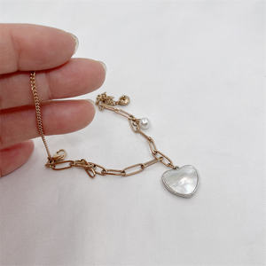 Mini Pulsera de Etiqueta NFC de Metal Dorado Resistente al Agua con Grabado Láser, 144 Bytes de Memoria de Usuario, 13.56MHz - Product Image 2