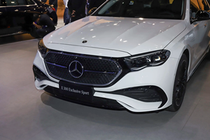Mercedes-Benz Clase <span class=keywords><strong>E</strong></span> 2026 <span class=keywords><strong>E</strong></span> 260 Edición Deportiva 4953x1880x1479 con Sistema Híbrido Ligero, Autonomí<span class=keywords><strong>a</strong></span> >700km, Baterí<span class=keywords><strong>a</strong></span> de 30-50kWh, Venta al Por Mayor - Product Image 6