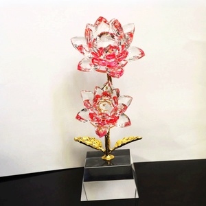 Decorazione di Lusso in Cristallo a Forma di Fiore di Loto Colorato, Portafortuna per Ingresso e Mobile Bar, Regalo Premium per Casa e Matrimonio - Product Image 5