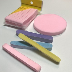Éponge démaquillante douce et exfoliante pour le visage, ronde, compressée, violette, à prix réduit pour achats mixtes - Product Image 6