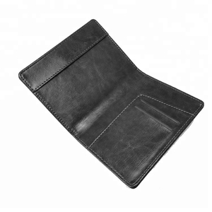Coffret cadeau de voyage personnalisé Initiales embossées <span class=keywords><strong>Porte</strong></span>-<span class=keywords><strong>passeport</strong></span> et étiquette de bagage <span class=keywords><strong>en</strong></span> <span class=keywords><strong>cuir</strong></span> - Product Image 5