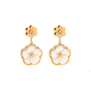 Juego de Joyería de Acero Inoxidable con Baño de Oro PVD y Flor de Madreperla para Mujer, Collar, <span class=keywords><strong>Pendientes</strong></span> y Pulsera para Uso Diario, Set de Regalo Opcional - Product Image 5