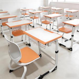Escritorios y Sillas Estilo Francés en Naranja y Blanco para Estudio, Cursos de Formación Escolar e Instituciones de Tutoría - Product Image 2