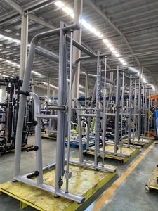 Machine <span class=keywords><strong>Smith</strong></span> en acier de qualité supérieure pour les entraînements de fitness professionnels en salle de sport et la musculation - Product Image 3