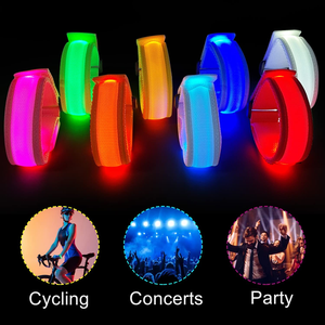 Nouveautés 2026 : Bracelets LED au design innovant avec 7 couleurs lumineuses clignotantes, synchronisées à la musique, pour concerts - Product Image 2