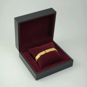 Bracelet en or à maillons géométriques sophistiqués pour hommes et femmes, avec un fermoir classique en S, finition texturée polie et brillante - Product Image 2