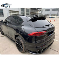 Accessoires de décoration en fibre de carbone pour Maserati Grecale M : Lame avant, jupes latérales, lame arrière, aileron supérieur et kit de carrosserie compact