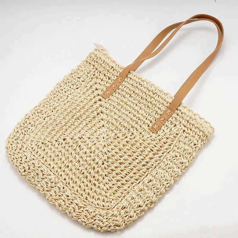 Wholesale handmade fashionable straw bags woven handbags vacation beach bags
