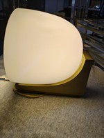 Lámpara de Pared Moderna XZ de Latón Curvado con Pantalla de Vidrio Opal Esmerilado, Lámpara LED Minimalista para Dormitorio y Baño