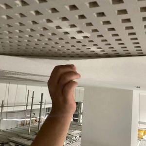 Plafond en plaque de plâtre acoustique sans joint, plaque de plâtre perforée monolithique, système de grille métallique suspendue, panneau en bois - Product Image 4