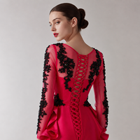 Robe de soirée sirène fuchsia et noire en dentelle, manches longues illusion, satin, peplum, traîne, pour bal de promo, sur mesure, vente en gros