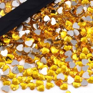 OLeeya K9 Strass fantaisie en forme de cœur pour nail art, en verre, non thermocollants, pour ongles et bijoux de luxe DIY, vente en gros - Product Image 4