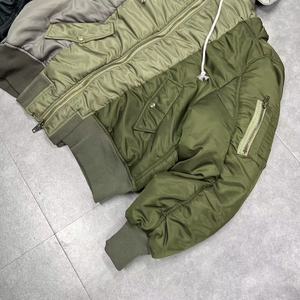Giacca da Uomo di Alta Qualità in Stile Streetwear, Pesante, con Design a Contrasto e Chiusura a Zip - Product Image 6