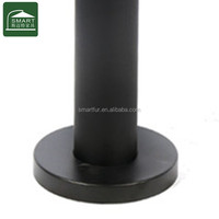 Base de table en fonte en forme de X personnalisable, diamètre 17,5 x 72 cm, finition noire en poudre, pour table de bistrot commerciale