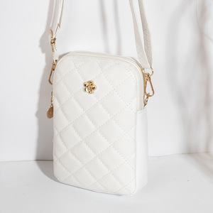 Sac à bandoulière carré minimaliste en PU imperméable pour femme, idéal pour téléphone portable, vente en gros directe usine, tendance été - Product Image 6