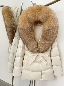 <span class=keywords><strong>Doudoune</strong></span> de luxe personnalisée pour <span class=keywords><strong>femme</strong></span> avec <span class=keywords><strong>fourrure</strong></span> véritable – Vente en gros de manteaux d'hiver matelassés - Product Image 4