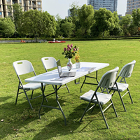 Vente en gros en Amérique d'une table rectangulaire pliante portable en plastique blanc populaire pour le camping en plein air, les banquets, les fêtes et les repas