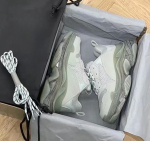 Factory wholesale multi-color style basketball-themed casual <b>shoes</b> with thick soles, trendy and luxurious for both men and women - Product Image 1
