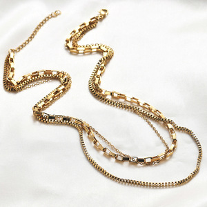 Collier à trois couches doré en alliage de zinc, chaîne géométrique, pour usage quotidien, chaîne de clavicule pour femme, style simple et élégant - Product Image 4