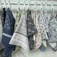 Vente en gros de foulards carrés pour femmes et filles de la marque JL, collection printemps, design floral imprimé, respirant, en coton, design personnalisé.