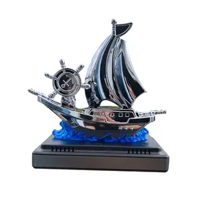 Desheng Accessoires d'intérieur de voiture Parfum solaire Rafraîchisseur d'air Forme <span class=keywords><strong>Bateau</strong></span> <span class=keywords><strong>pirate</strong></span> <span class=keywords><strong>Bateau</strong></span> à voile français Aromathérapie Accessoire de voiture - Product Image 1