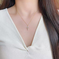Collier Pendentif Croix Ajustable Classique et Polyvalent en Or Jaune 18K avec Diamant de Laboratoire HPHT pour Femme