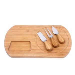 Planche à fromage en bambou avec 3 outils en acier inoxydable 33,5x19x1,5 cm pour servir et couper le fromage - Product Image 2
