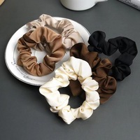 Accessoires capillaires personnalisés pour filles et femmes : Lot de chouchous et élastiques à cheveux, bandeaux élastiques en satin couleur Maillard tendance