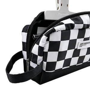 <span class=keywords><strong>Astuccio</strong></span> a Scacchi Bianco e Nero Grande Capacità, Borsa Porta Cancelleria per Studenti, <span class=keywords><strong>Astuccio</strong></span> Portatile <span class=keywords><strong>con</strong></span> Cerniera e Tracolla per la Scuola - Product Image 3