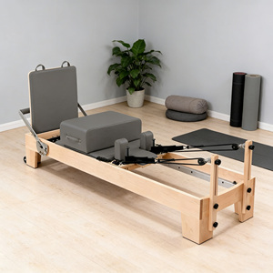 Tour de Pilates Reformer Professionnel OBG Durable en Bois d'Érable pour Entraînement en Studio, Demi-Trapeces, Poids Max. Utilisateur 200kg - Product Image 1