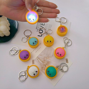 Portachiavi LED a Forma di Raviolo, Giocattolo Antistress Morbido e Carino, Accessorio Portachiavi per Regali ai Bambini - Product Image 1