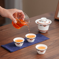 Coffret Cadeau d'Affaires : Mini Service à Thé en Céramique avec Couvercle, Design Rétro Portable, Tasse à Service Rapide pour Voiture, Une Théière et Trois Tasses